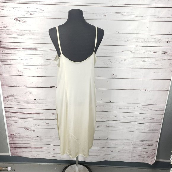 VANITY FAIR Women's Vintage Intimates Cream Off White Nylon Double Side Slit Sli - Picture 9 of 9